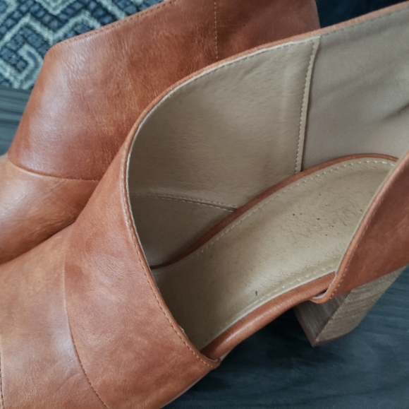 Catherine Malandrino shoes - Picture 2 of 6